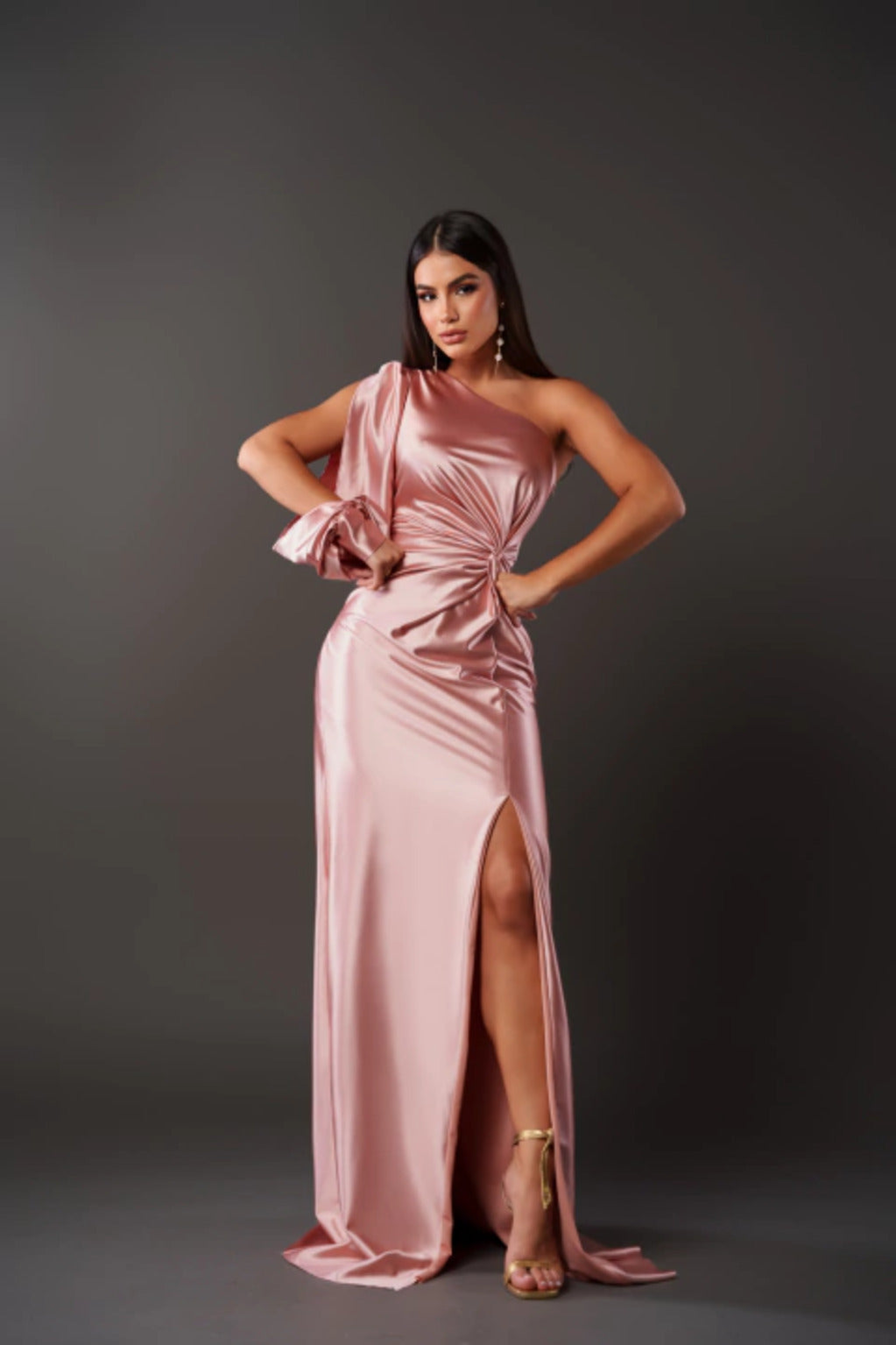 Rosea Elegant Silhouette Šaty
