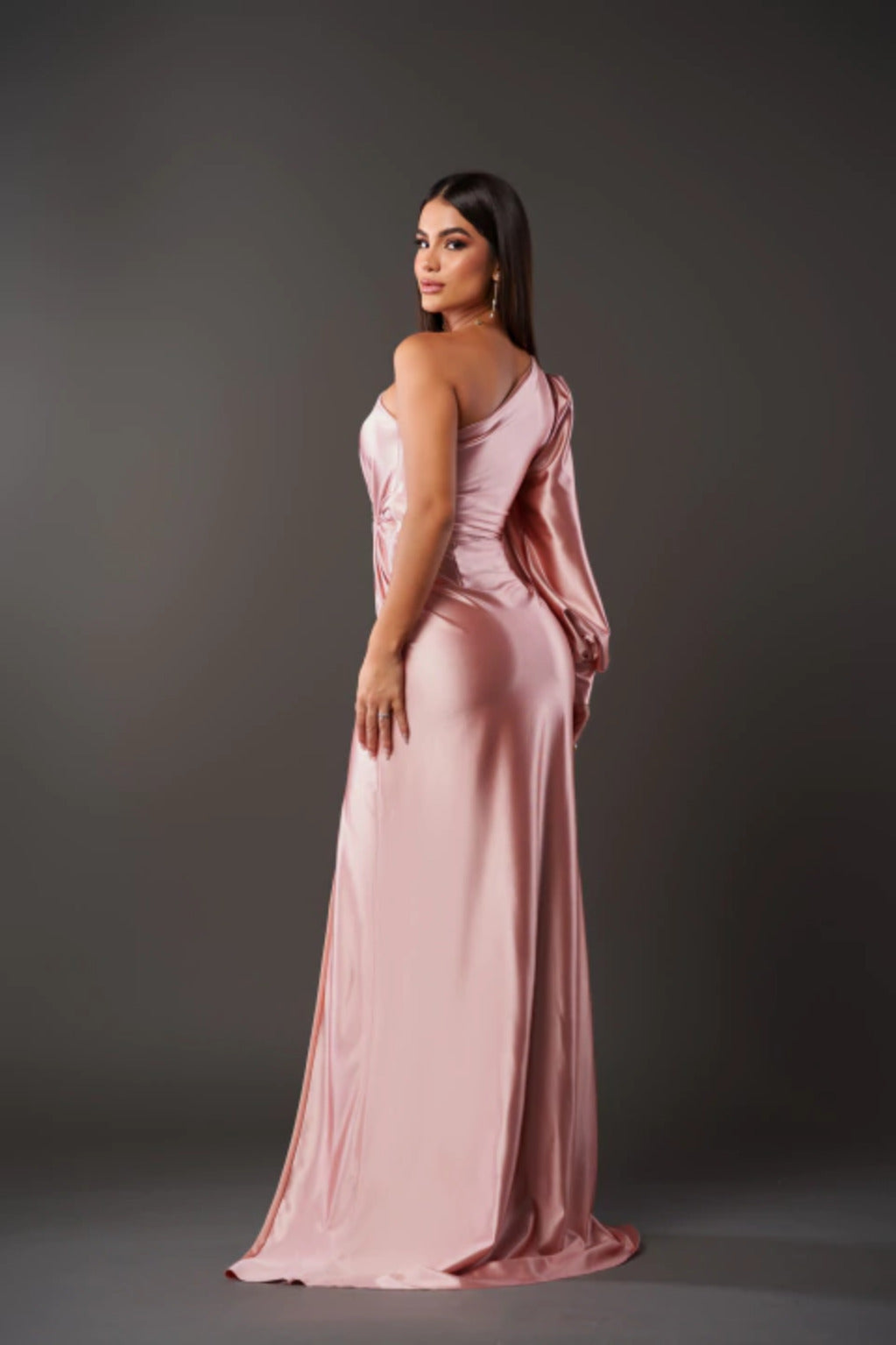 Rosea Elegant Silhouette Šaty
