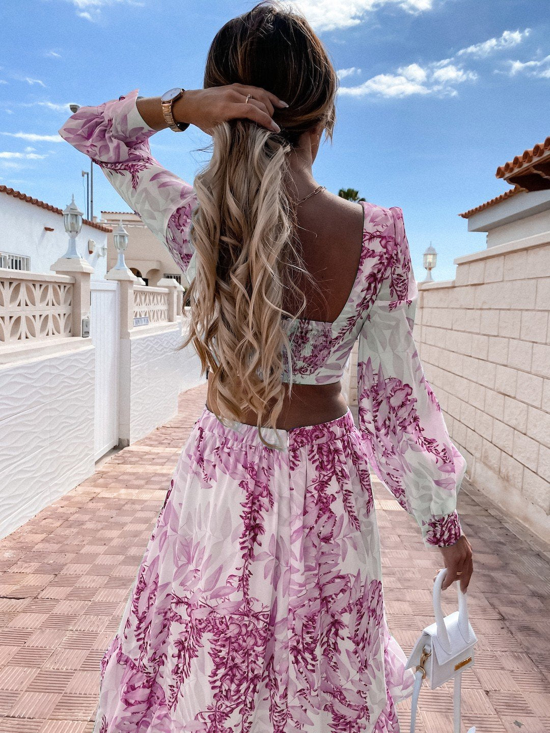 Rosea Elegant Maxi šaty s jemnými výřezy